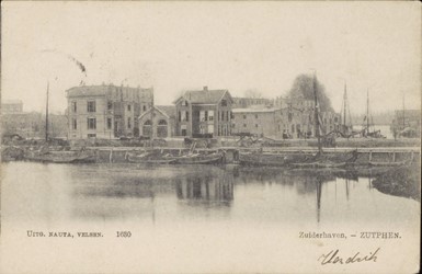 <p>Prentbriefkaart uit 1904 met zicht op de Zuiderhaven. De nieuwe binnenhaven is inmiddels met een dam gescheiden van de Vispoorthaven (Regionaal Archief Zutphen). </p>
